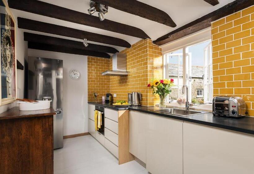 Bed and Breakfast Trevigue Farm