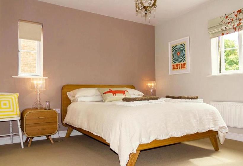 مبيت وإفطار Walton Crescent