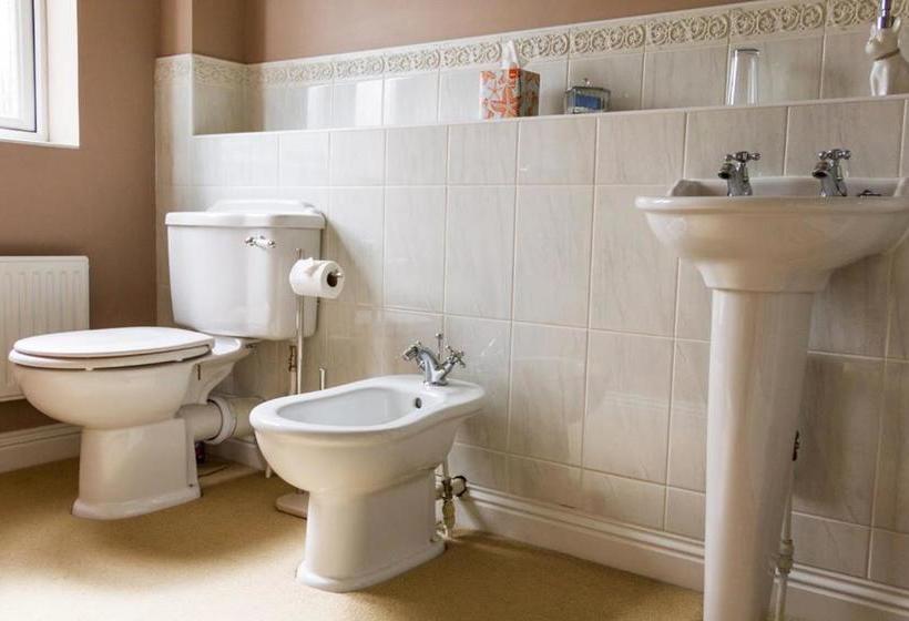 مبيت وإفطار Walton Crescent