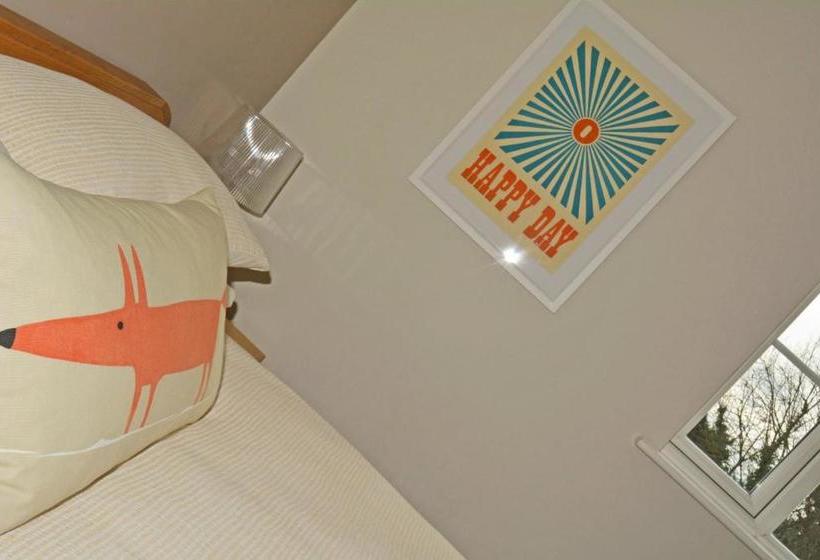 مبيت وإفطار Walton Crescent