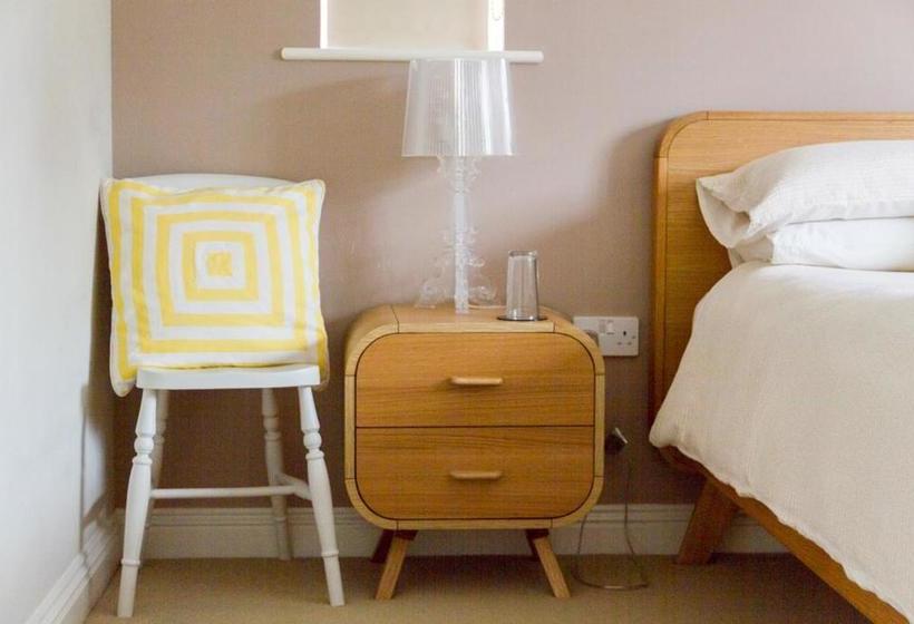 مبيت وإفطار Walton Crescent