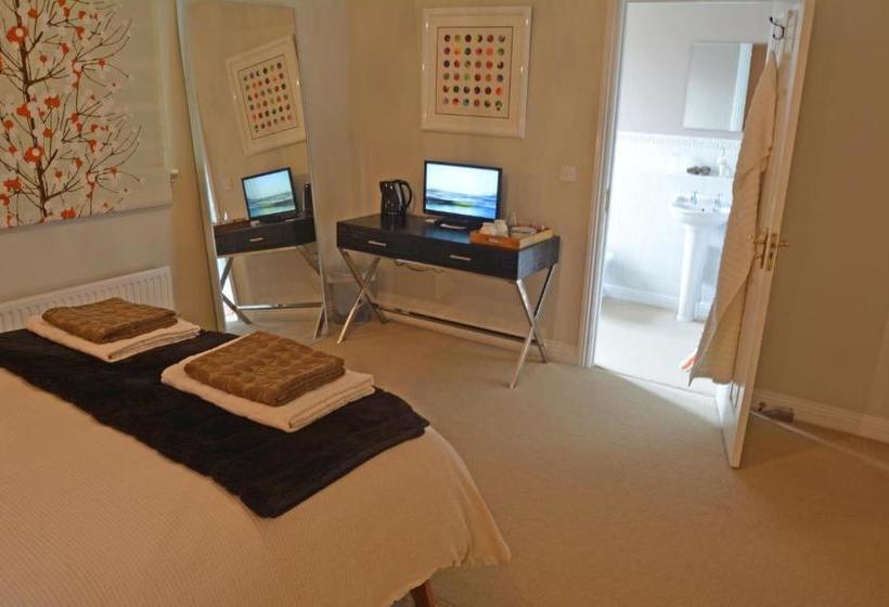 مبيت وإفطار Walton Crescent