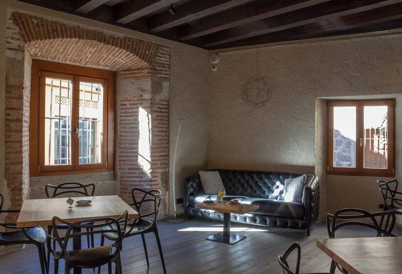 María Pacheco Hotel Boutique