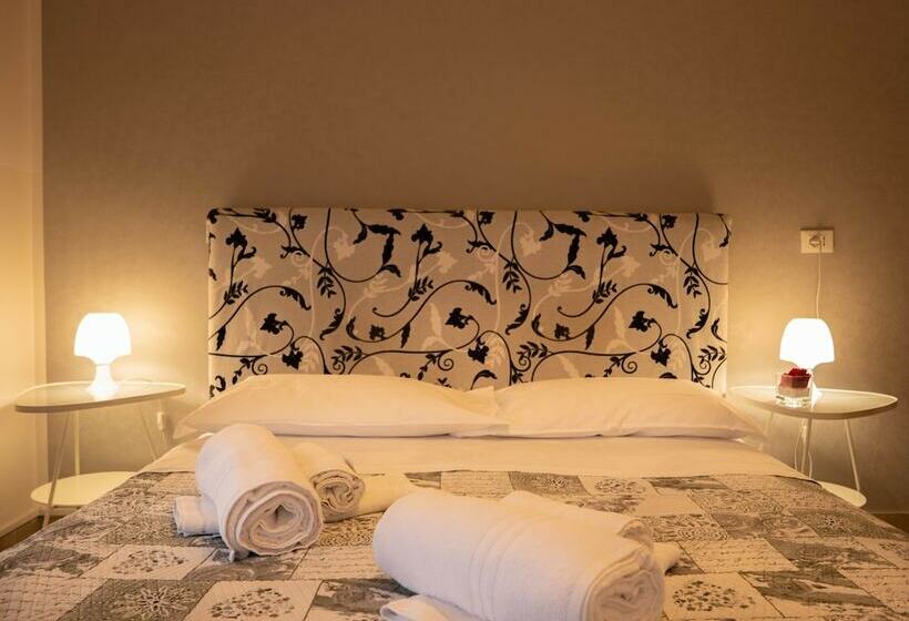 هتل Forever Rooms