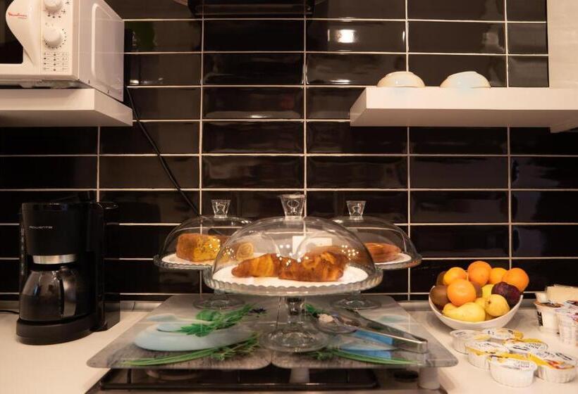 هتل Forever Rooms