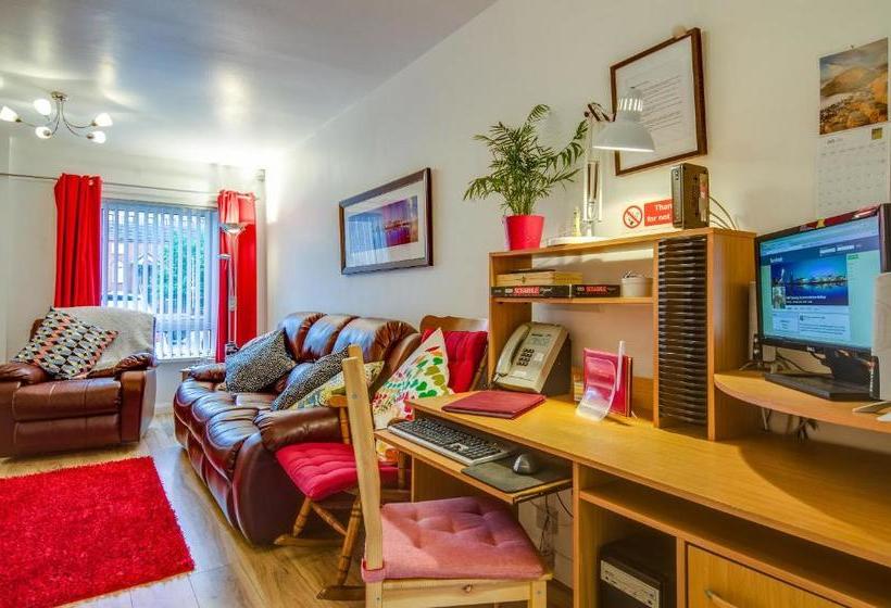 فندق Belfast Apartment