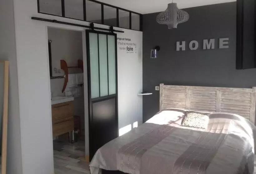 ホテル Hôtel Le P'tit Monde
