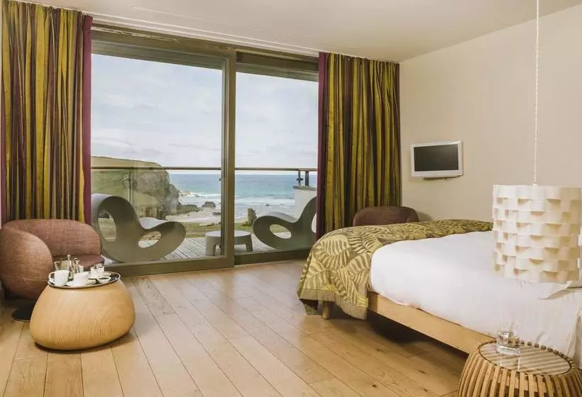 Hotel Scarlet