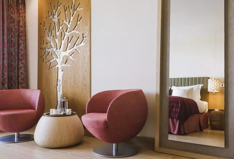 Hotel Scarlet