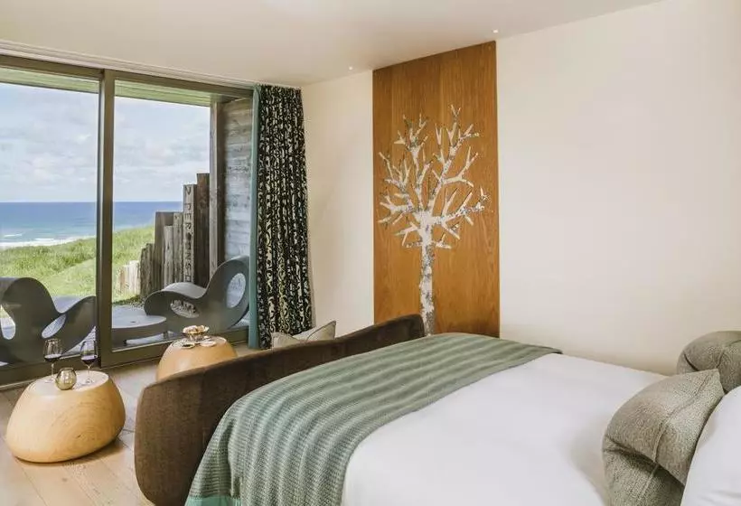 Hotel Scarlet