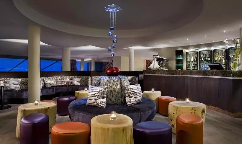 Hotel Scarlet