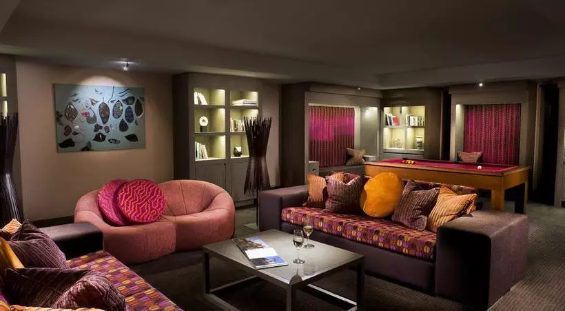 Hotel Scarlet