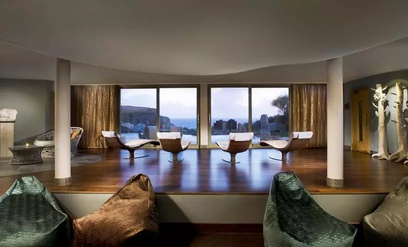 Hotel Scarlet