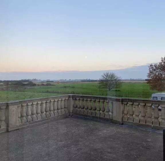 Hotelli Woodhouse Farm Lodge