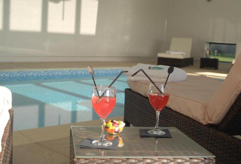 Отель Woodhouse Farm Lodge