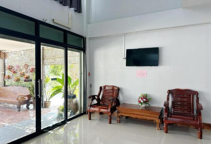 Vandrarhem ปัวปันสุขโฮม