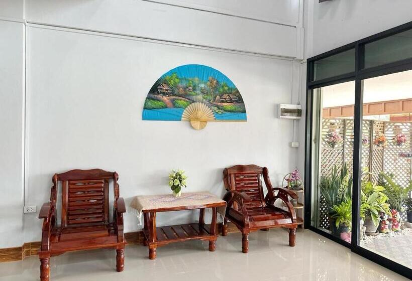 Vandrarhem ปัวปันสุขโฮม