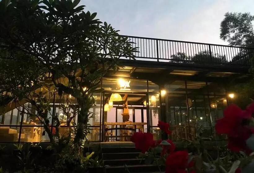 Retkeilymaja Kraras Munduk Guest House & Donbiyu Rendezvous Restaurant