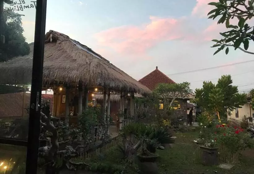 Retkeilymaja Kraras Munduk Guest House & Donbiyu Rendezvous Restaurant