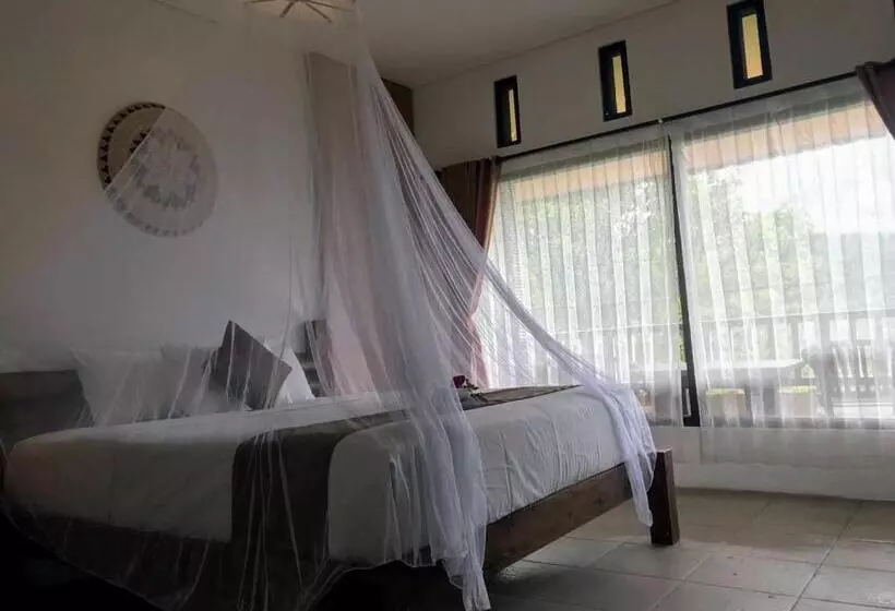 Retkeilymaja Kraras Munduk Guest House & Donbiyu Rendezvous Restaurant