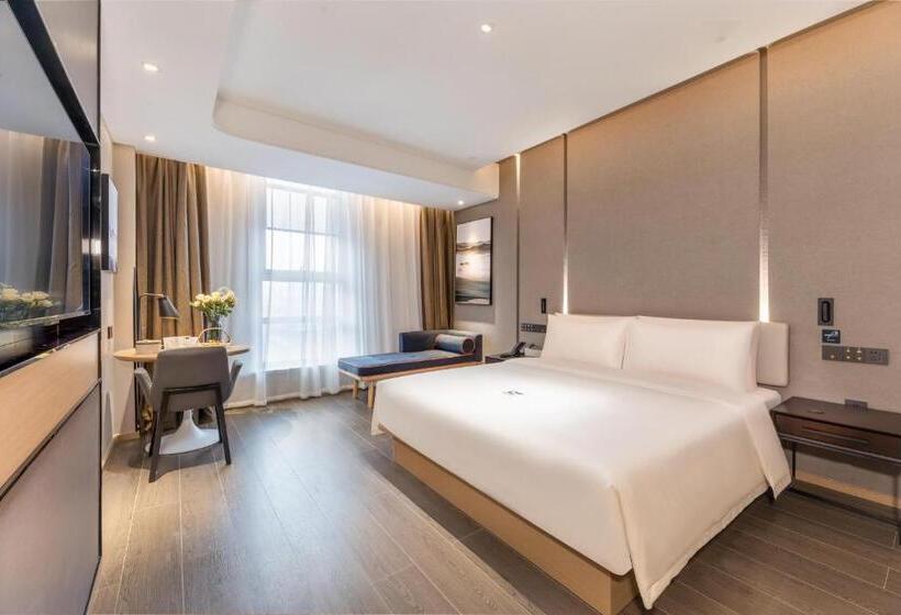 Atour Hotel Zhijiang Bridge