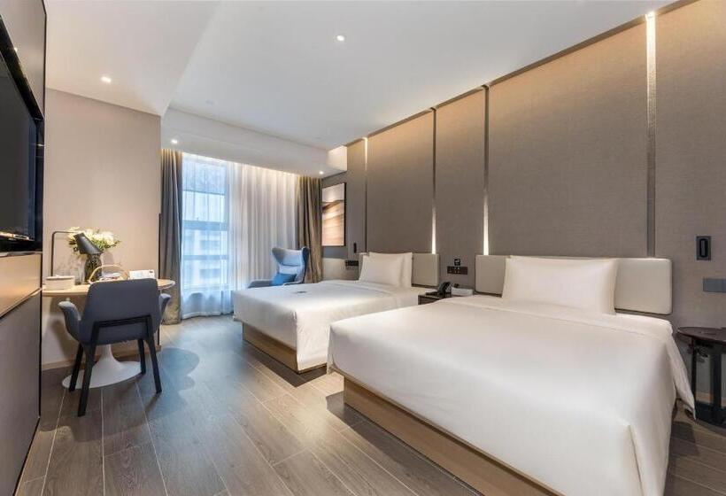 Atour Hotel Zhijiang Bridge