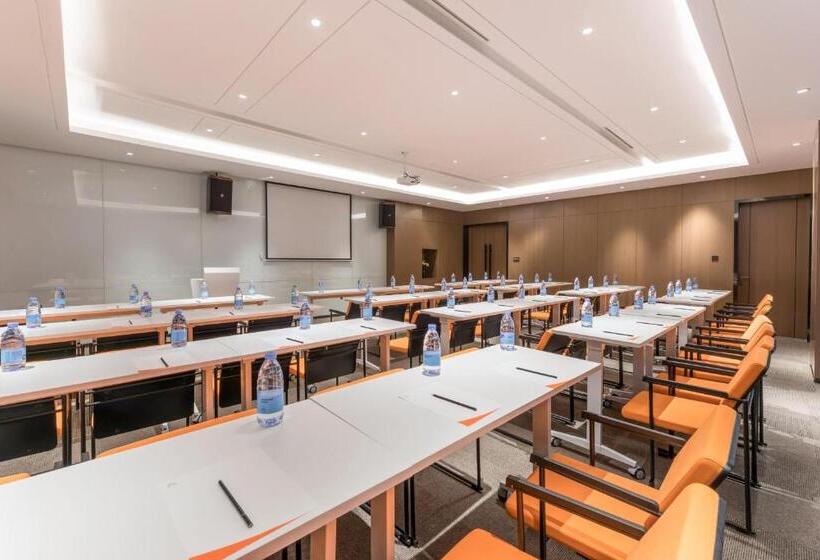 Atour Hotel Zhijiang Bridge