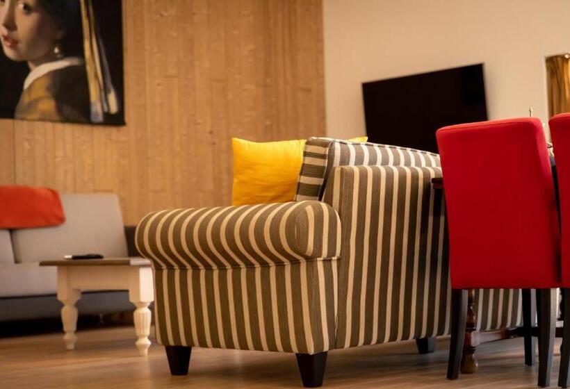 住宿加早餐  Auberg Inn