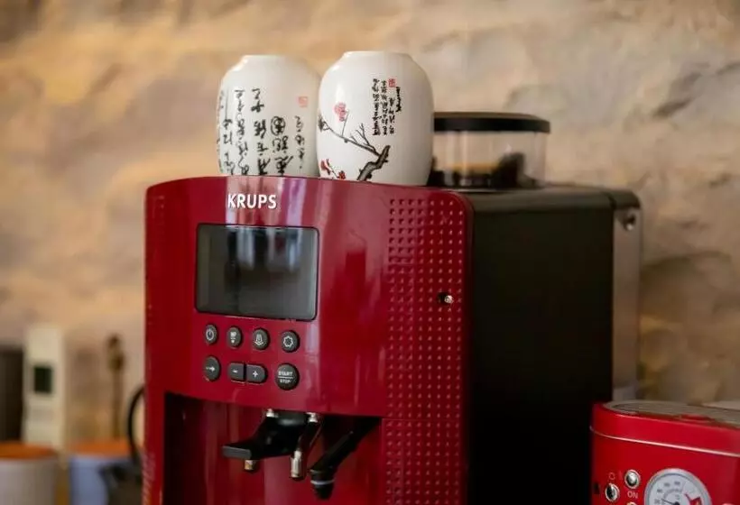 Aamiaismajoitus (B&B) Auberg Inn