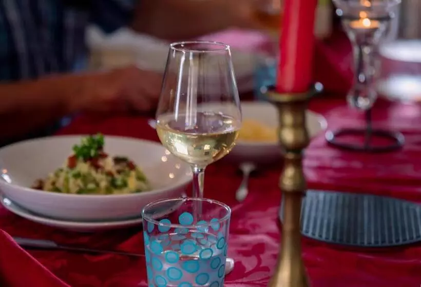 Aamiaismajoitus (B&B) Auberg Inn