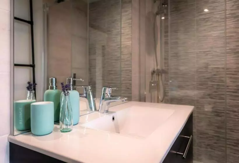 Aamiaismajoitus (B&B) Auberg Inn