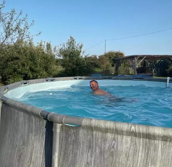 Aamiaismajoitus (B&B) Auberg Inn