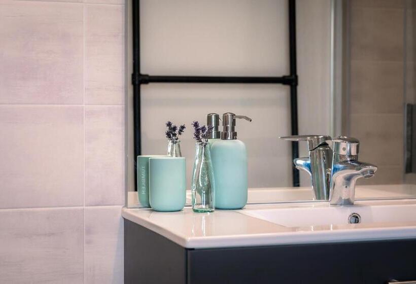 住宿加早餐  Auberg Inn