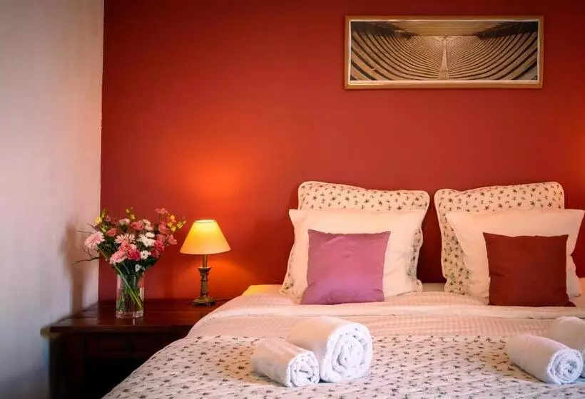 Aamiaismajoitus (B&B) Auberg Inn