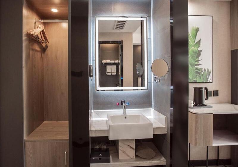 Hotel Thank Inn Chain Hami Queen Sky Street