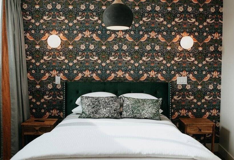 בית מלון כפרי The Grove