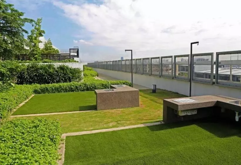 Midvalley Southkey Mosaic 6 9pax Netflix Smarttv70inch