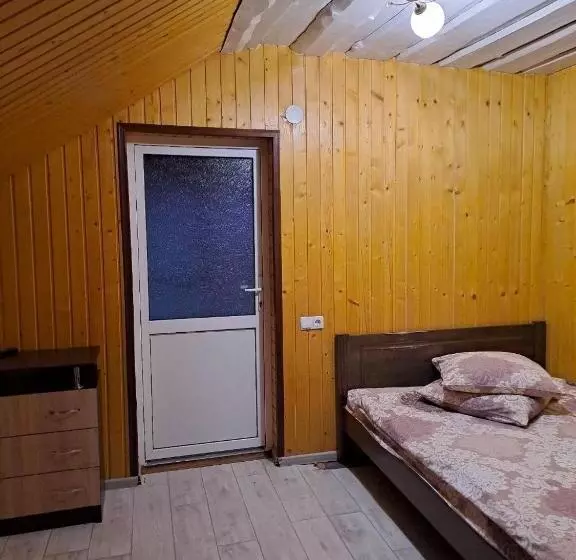 Majatalo лимонний дім