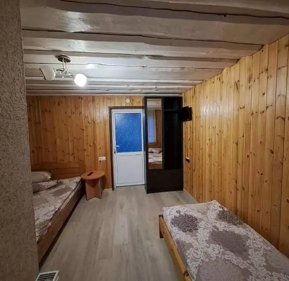 Majatalo лимонний дім