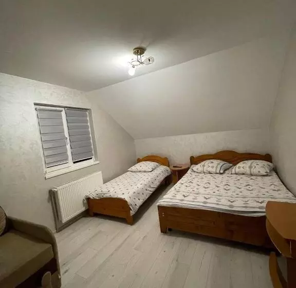 Majatalo лимонний дім