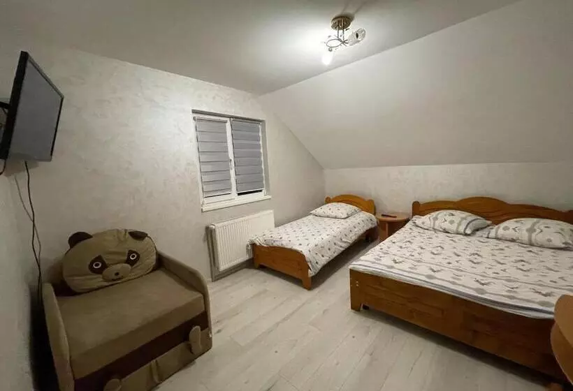 Majatalo лимонний дім