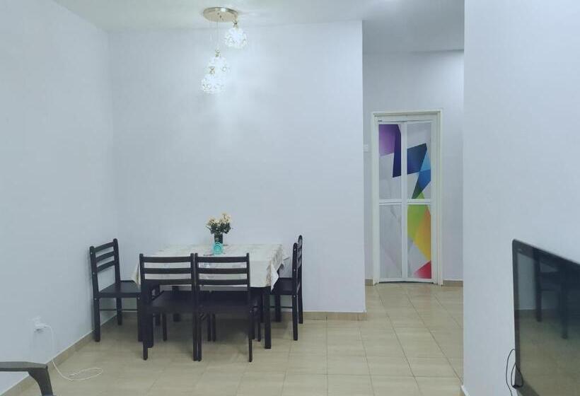 פנסיון D Landai Budget Room Family