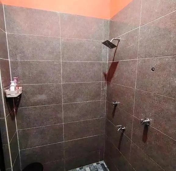 Majatalo Roomstay Kak Ton