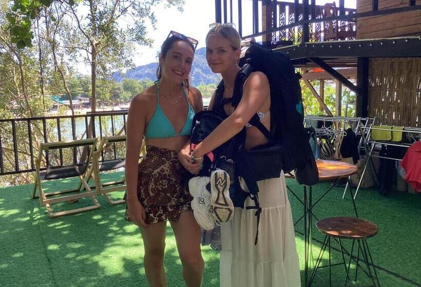 Sweed Dee Seaview Hostel