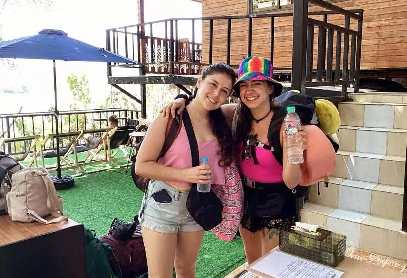 Sweed Dee Seaview Hostel