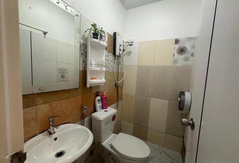 Sweed Dee Seaview Hostel