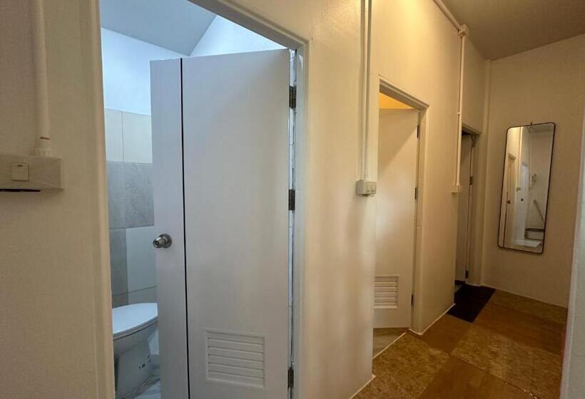 Sweed Dee Seaview Hostel