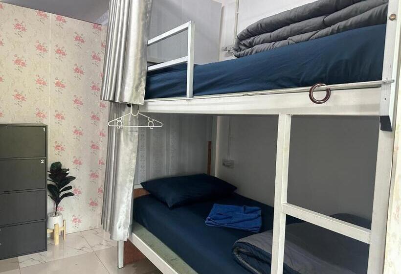 Sweed Dee Seaview Hostel