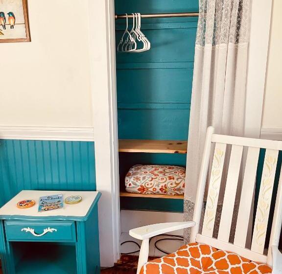 Общежитие Inn At Grasshopper Lane, Studio 1