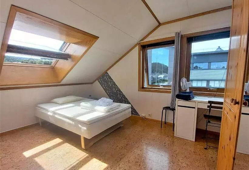 ユースホステル Single Room With Shared Spaces